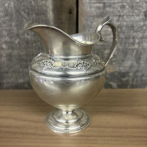 A Pair of International Silver Co. Sterling Silver Kingsbury Pattern Creamer and Sugar Bowl