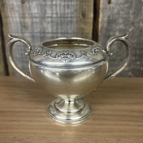 A Pair of International Silver Co. Sterling Silver Kingsbury Pattern Creamer and Sugar Bowl