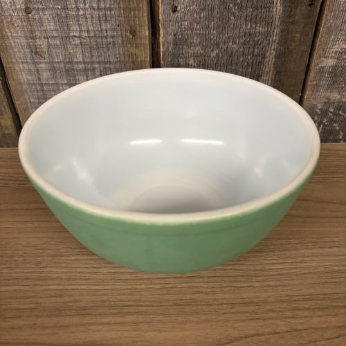 Pyrex Primary Green 403 2.5 Quart Mixing Bowl