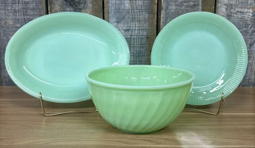 A Trio of Fire-King Jadeite Glass Tableware Including Jane Ray and Swirl Patterns