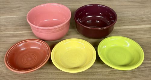 A Set of Five Homer Laughlin Fiestaware Ceramic Bowls and Dishes in Various Colors