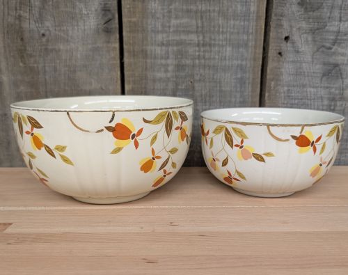 A Pair of Hall's Superior Quality Kitchenware Autumn Leaf Nesting Bowls