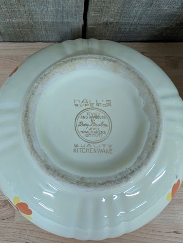 A Pair of Hall's Superior Quality Kitchenware Autumn Leaf Nesting Bowls