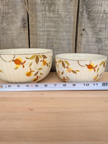 A Pair of Hall's Superior Quality Kitchenware Autumn Leaf Nesting Bowls