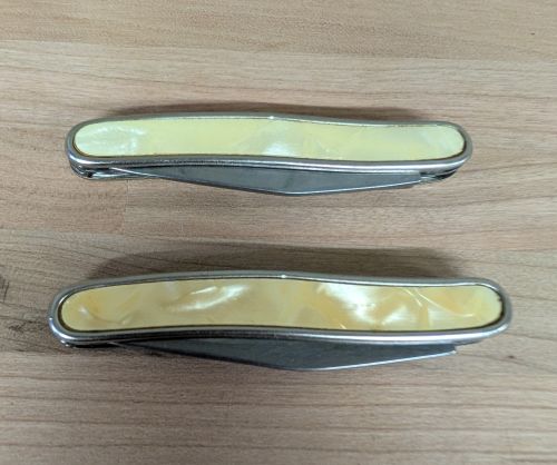 A Pair of Colonial Winchester Western Advertising Pocket Knives