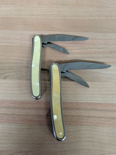 A Pair of Colonial Winchester Western Advertising Pocket Knives