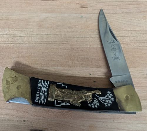 Statue of Liberty 1886-1986 Centennial Commemorative Lockback Knife