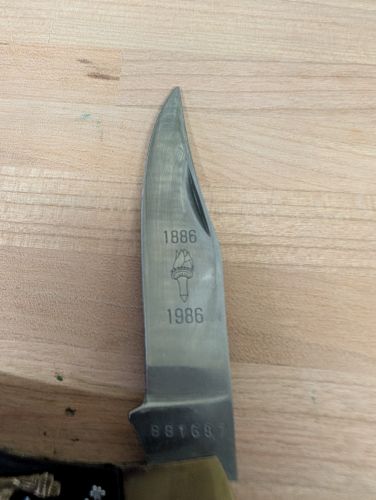 Statue of Liberty 1886-1986 Centennial Commemorative Lockback Knife