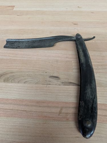 Wade and Butcher Sheffield Straight Razor with Barber's Notch and Case