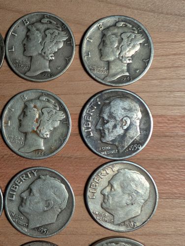 A Collection of US Coins including 90% Silver Issues and Seated Liberty Dime