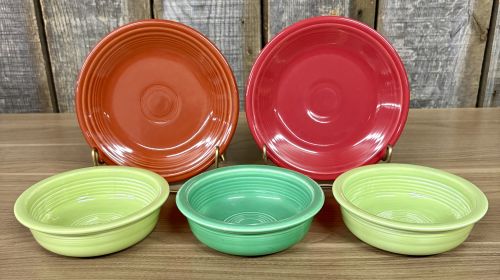 A 5-Piece Lot of Homer Laughlin Fiesta Glazed Earthenware Plates and Bowls