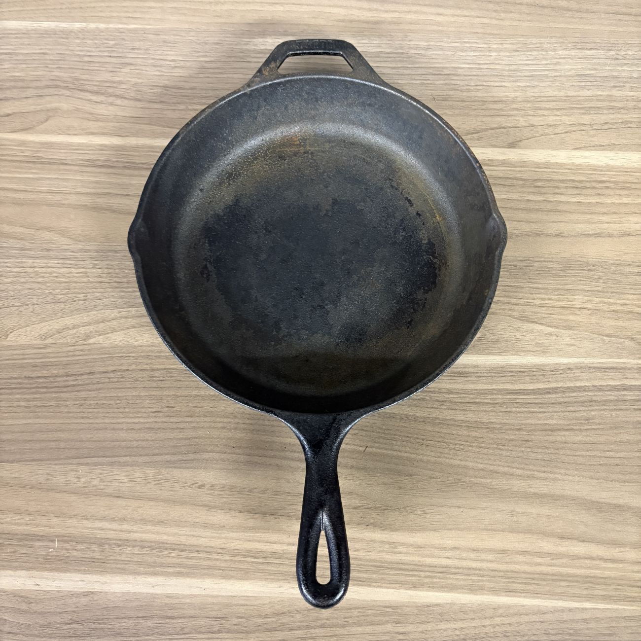 Lodge Cast Iron No. 12 Skillet with Helper Handle