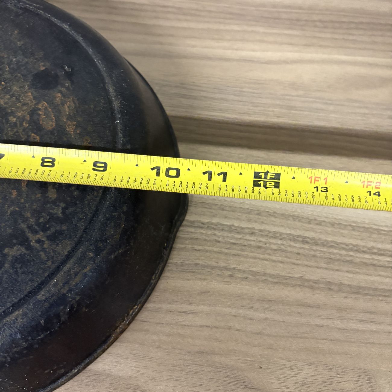 Lodge Cast Iron No. 12 Skillet with Helper Handle