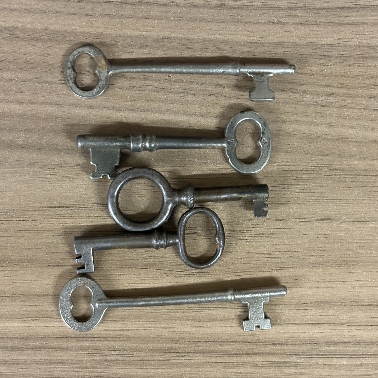 Collection of Five Antique and Vintage Ferrous Metal Skeleton Keys