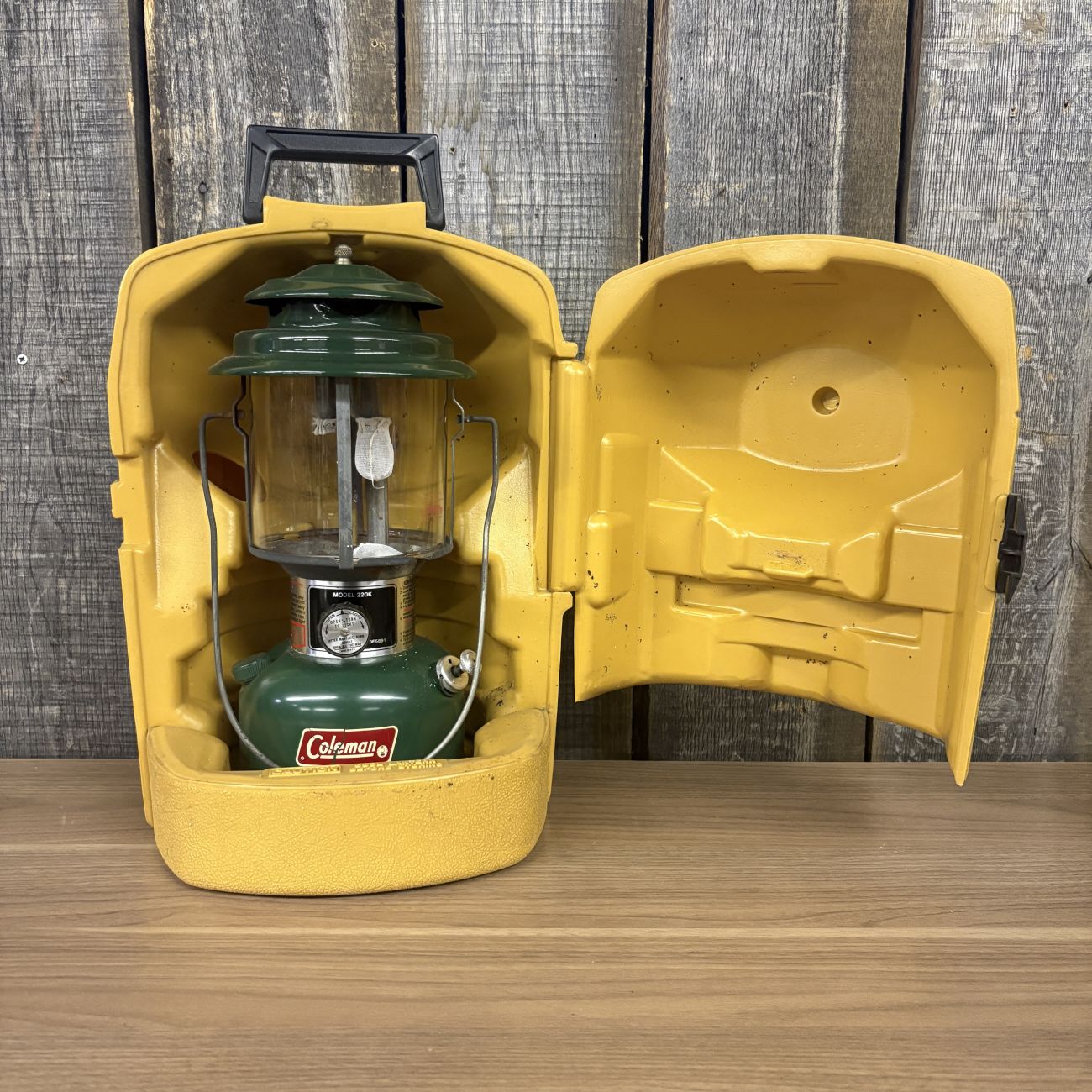 Vintage Coleman Model 220K Double Mantle Lantern with Yellow Clamshell Case