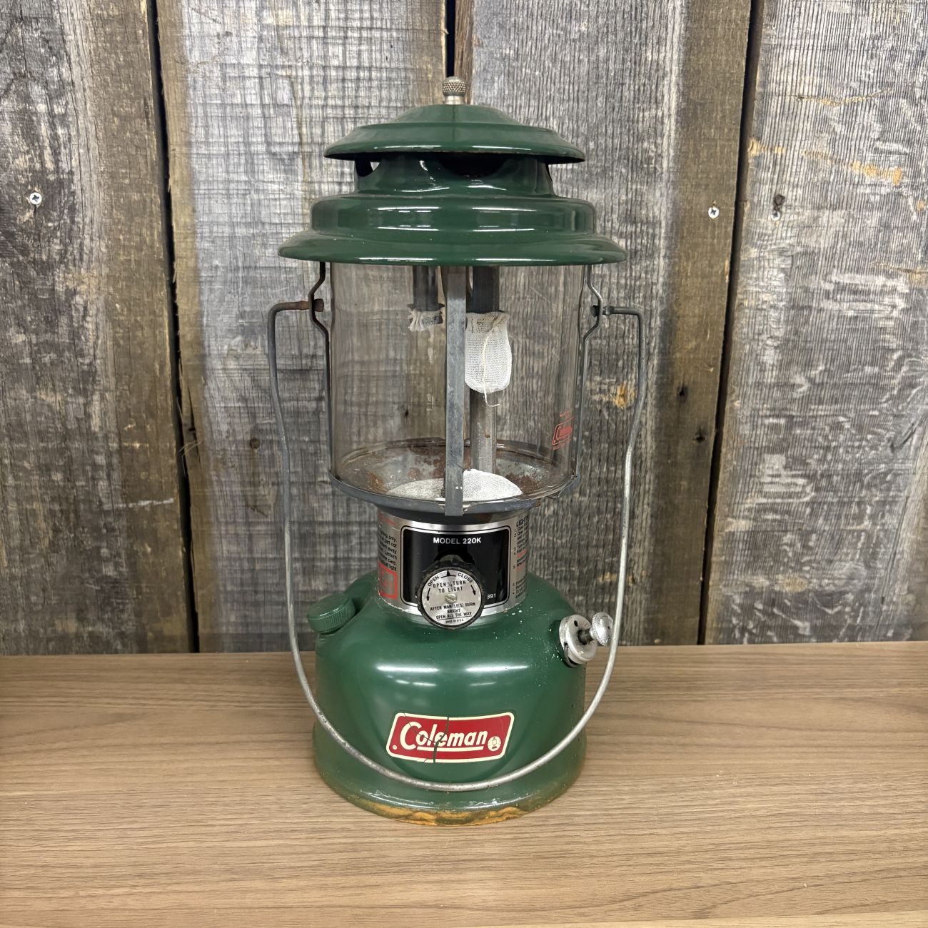 Vintage Coleman Model 220K Double Mantle Lantern with Yellow Clamshell Case