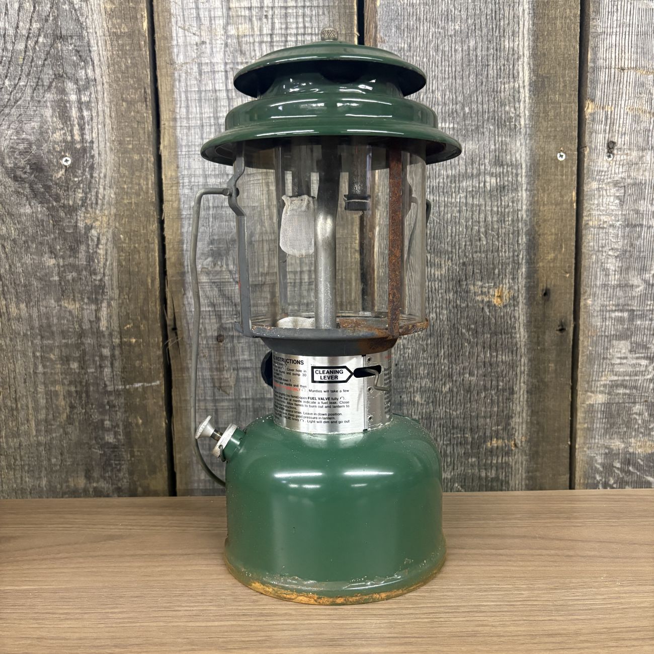 Vintage Coleman Model 220K Double Mantle Lantern with Yellow Clamshell Case