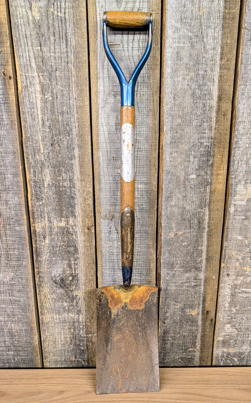 Vintage Taper-Forged D-Handle Square-Point Garden Spade