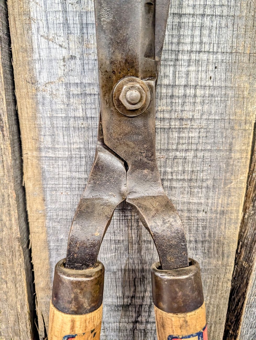 Belknap Inc Forged Steel 9.5 Inch Hedge Shears with Wooden Repair Handles