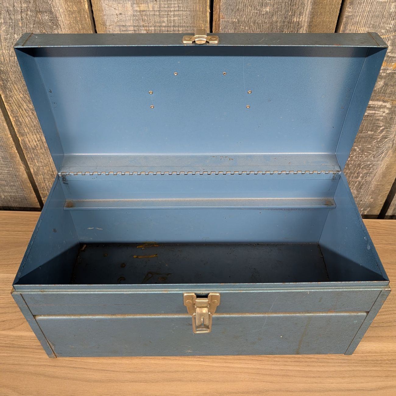 Vintage Belknap Blue Grass Model 1718 Metal Toolbox with Tray