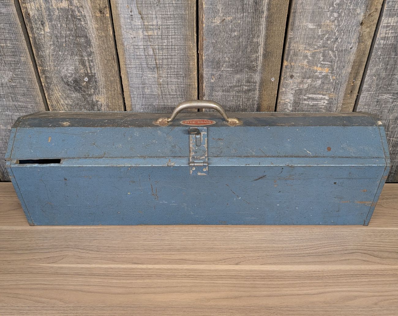 Vintage Belknap Blue Grass 32-Inch Steel Saw Box with Blue Hammered Finish