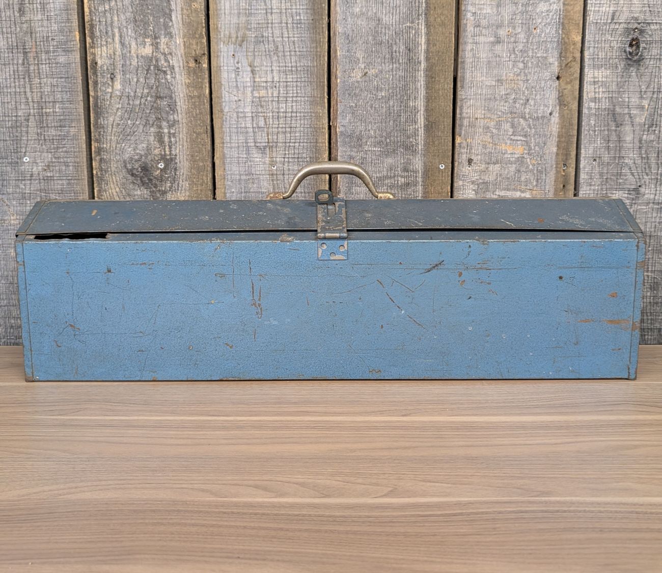 Vintage Belknap Blue Grass 32-Inch Steel Saw Box with Blue Hammered Finish