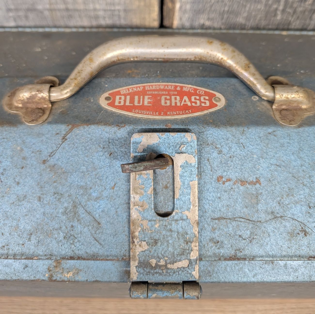 Vintage Belknap Blue Grass 32-Inch Steel Saw Box with Blue Hammered Finish