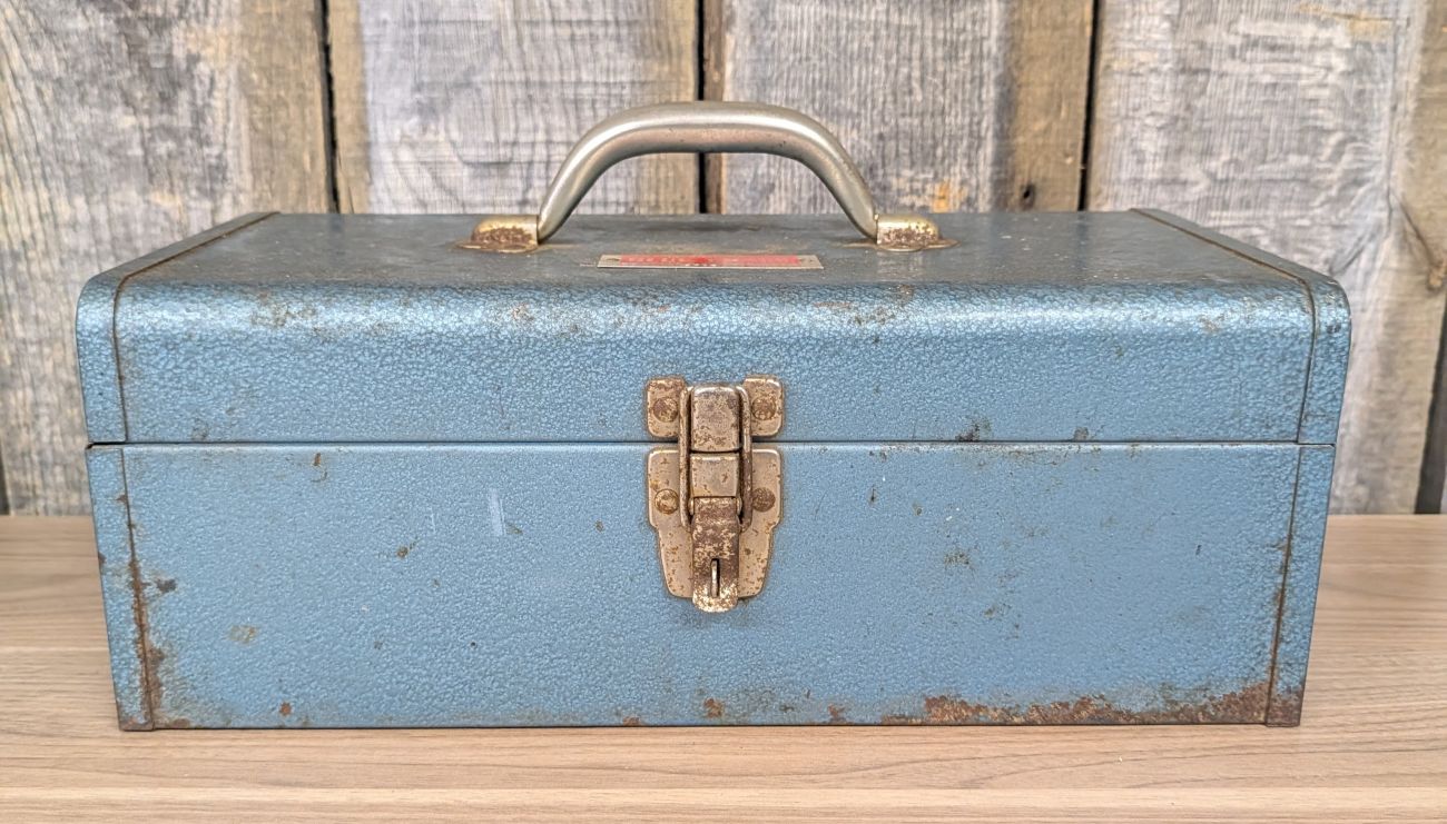 Vintage Belknap Blue Grass T5-BG Hammered Finish Metal Cantilever Toolbox