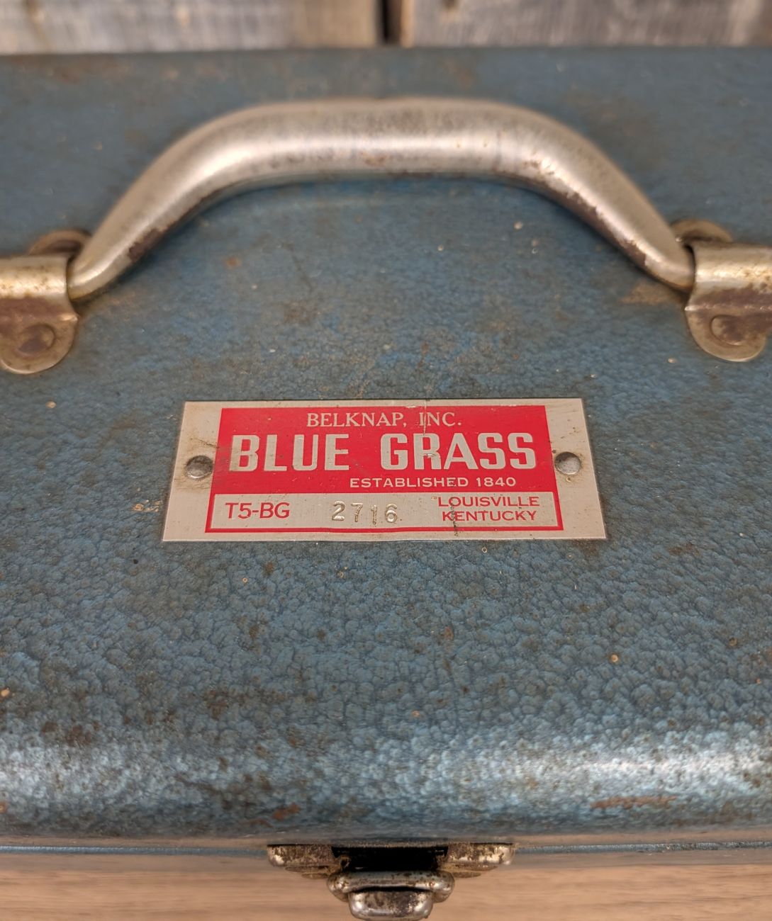Vintage Belknap Blue Grass T5-BG Hammered Finish Metal Cantilever Toolbox