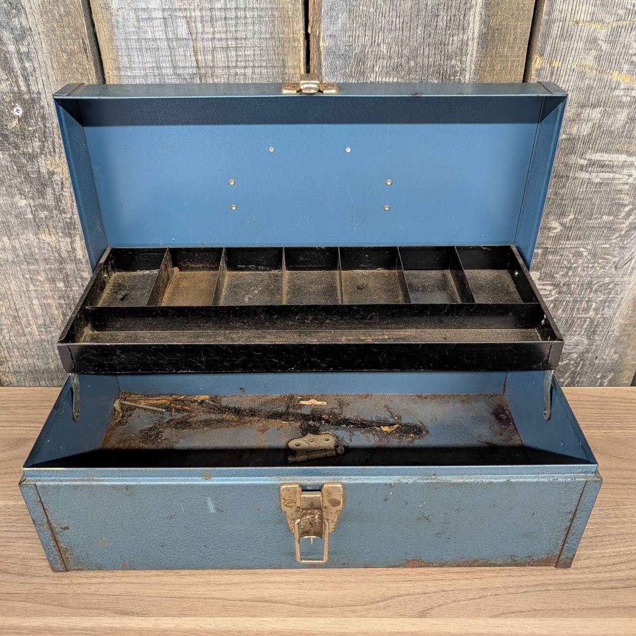 Vintage Belknap Blue Grass T5-BG Hammered Finish Metal Cantilever Toolbox
