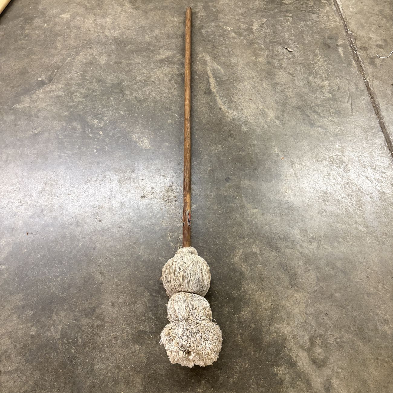 Vintage Blue Grass Belknap Hardware and Manufacturing Company Cotton String Floor Mop