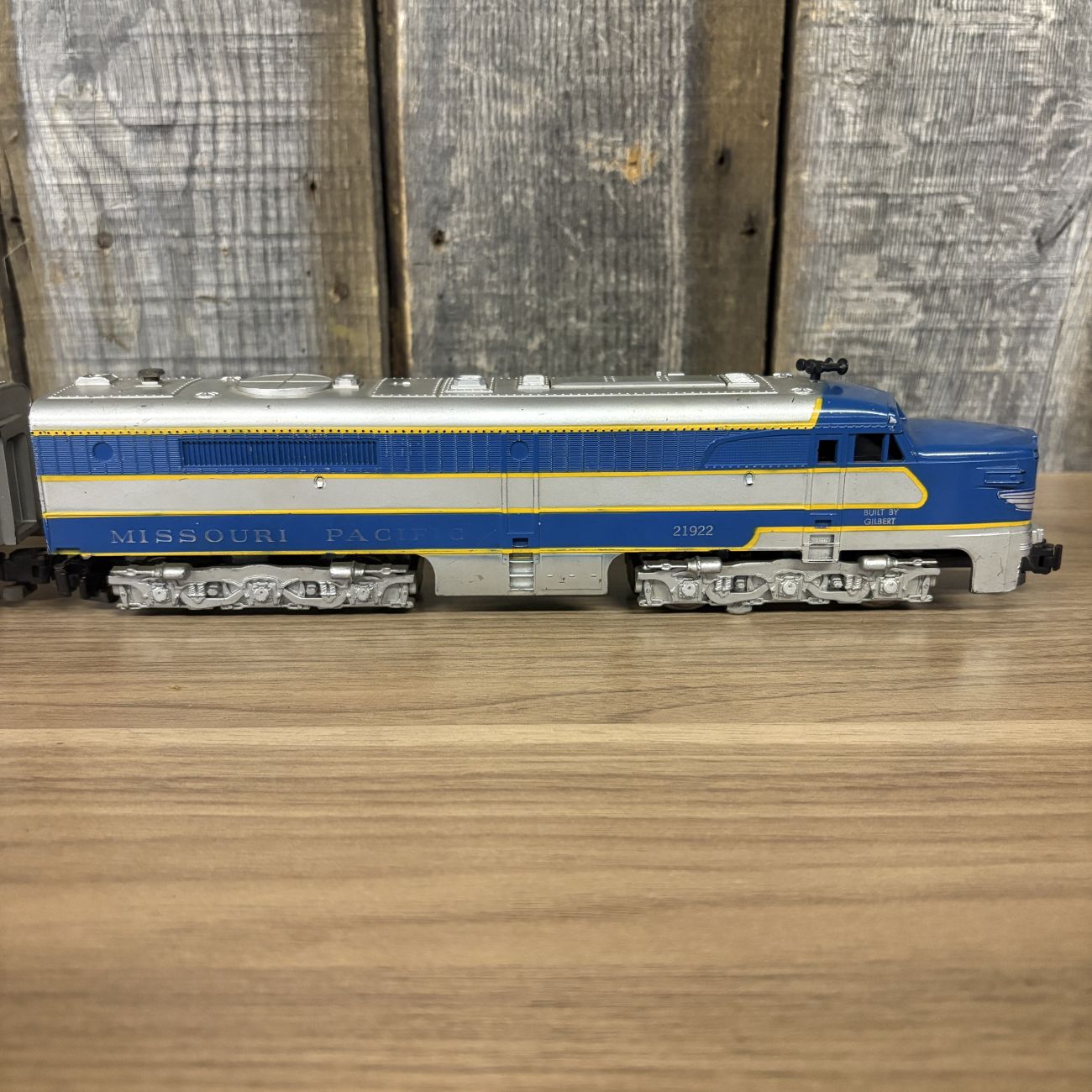 A Pair of American Flyer S Gauge Alco PA-1 Missouri Pacific Diesel Locomotives 21922 and 21922-1
