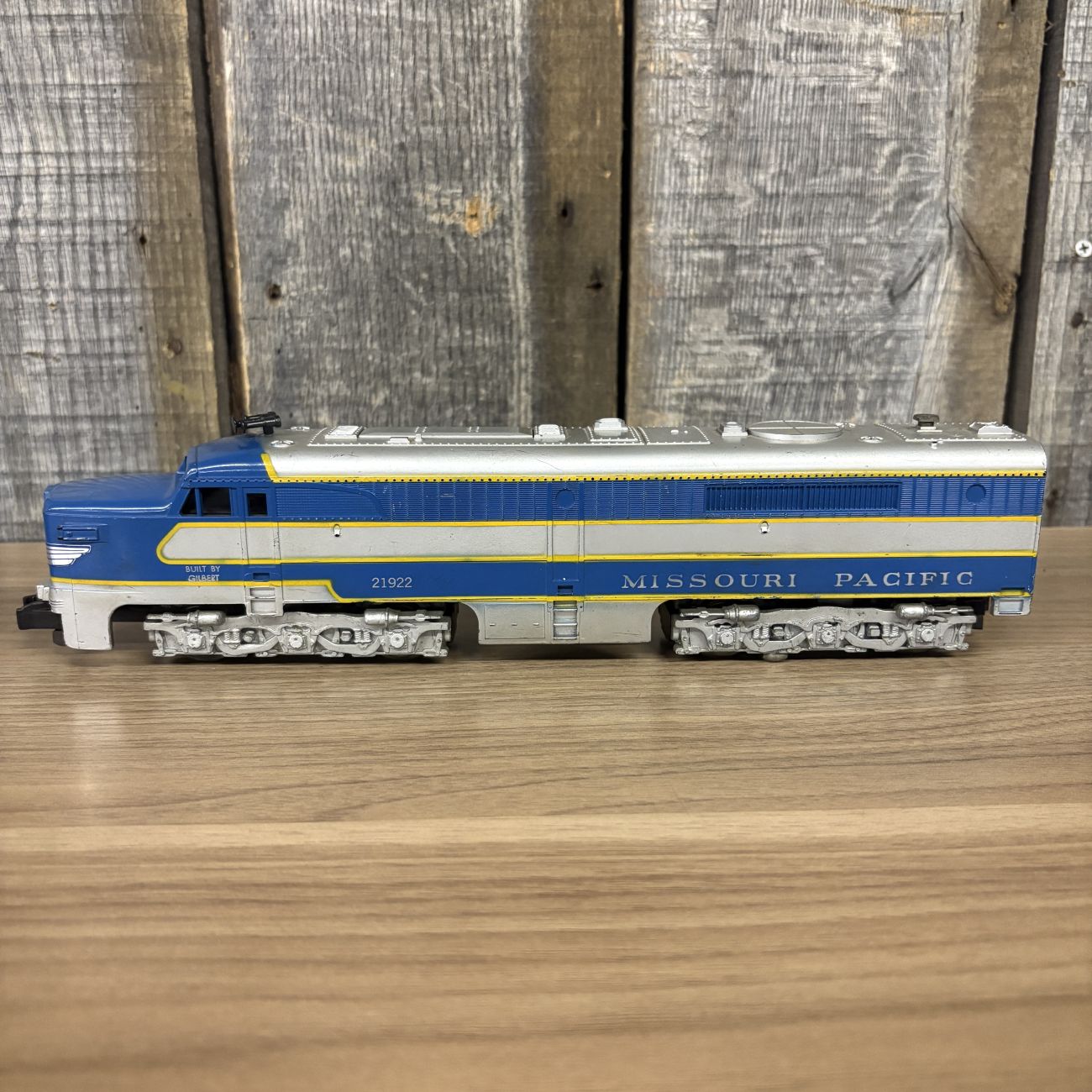 A Pair of American Flyer S Gauge Alco PA-1 Missouri Pacific Diesel Locomotives 21922 and 21922-1