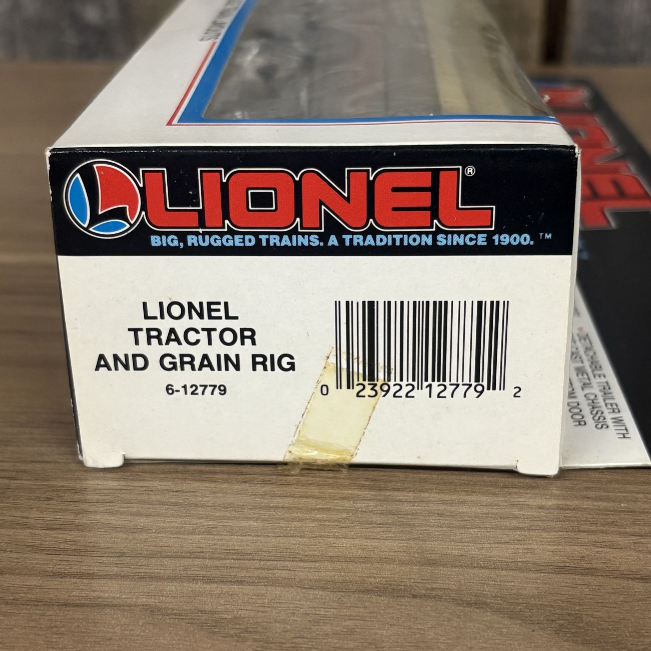 Lionel Tractor and Grain Rig Model 6-12779