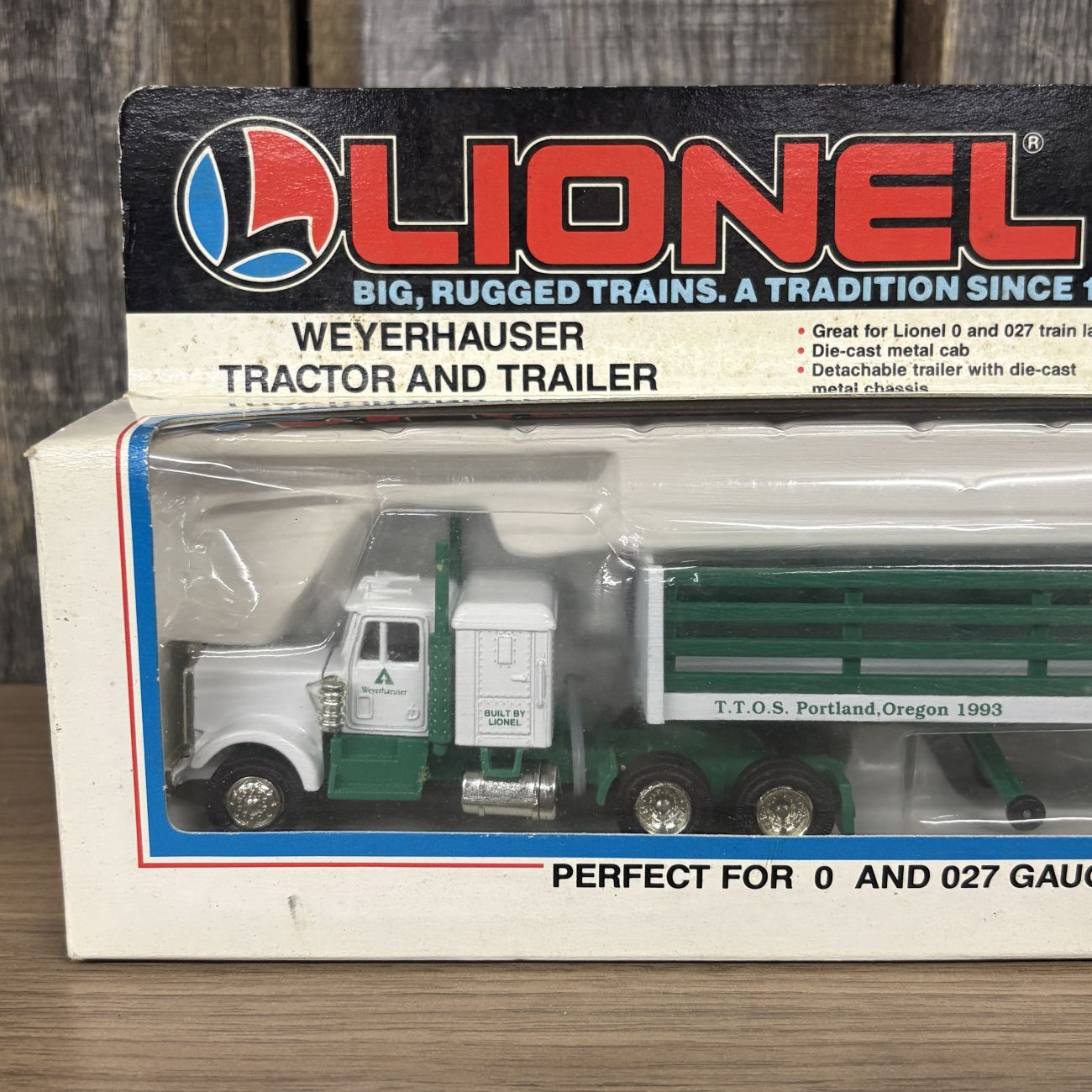 Lionel Weyerhaeuser Tractor and Trailer Set Model 6-52021 T.T.O.S. 1993 Convention