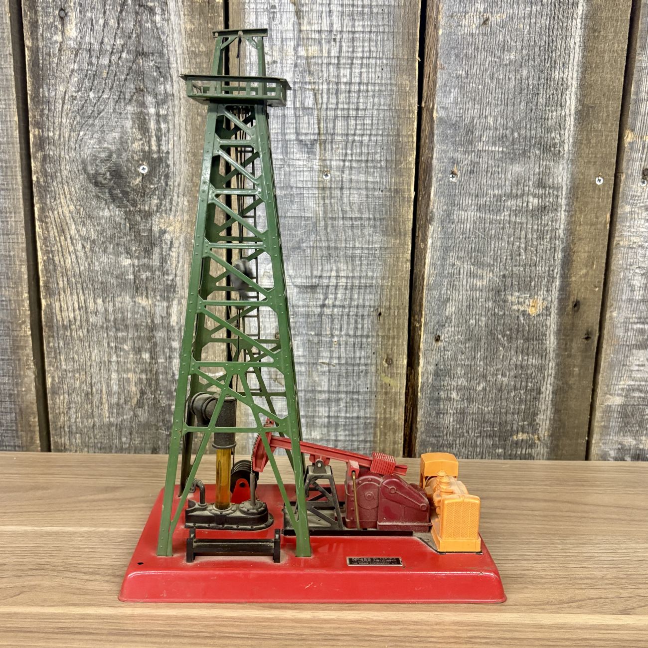 Lionel No. 455 Oil Derrick and Pumper