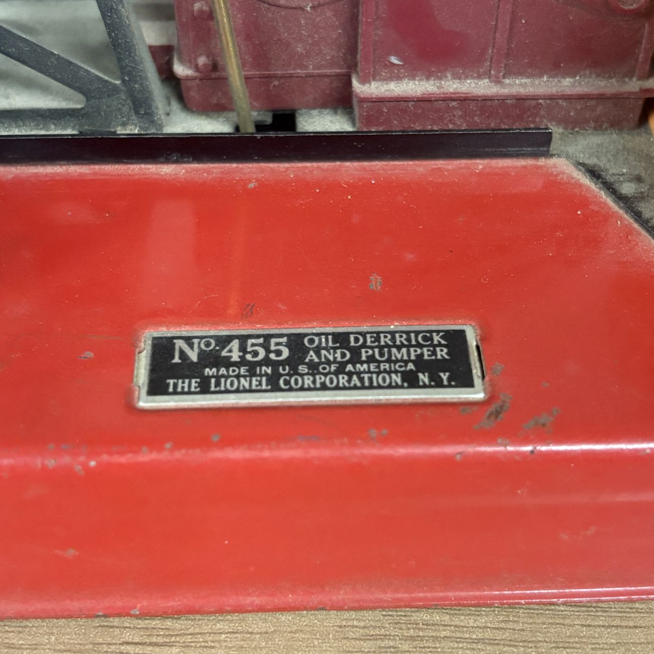 Lionel No. 455 Oil Derrick and Pumper