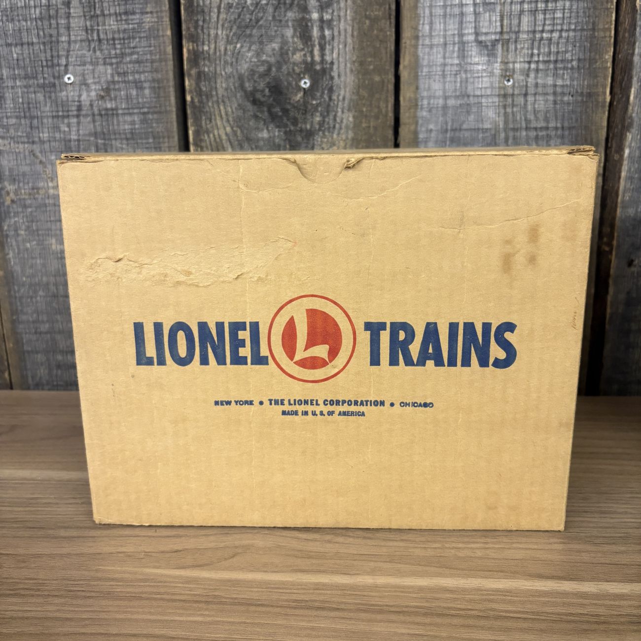 Lionel No. 138 Operating Water Tower with Original Box and Controller