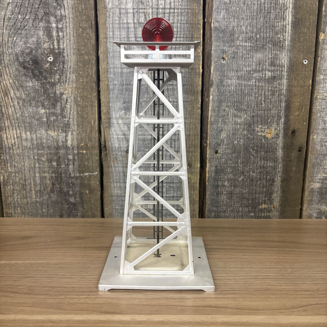 Lionel Postwar O-Gauge No. 394 Rotating Beacon Accessory