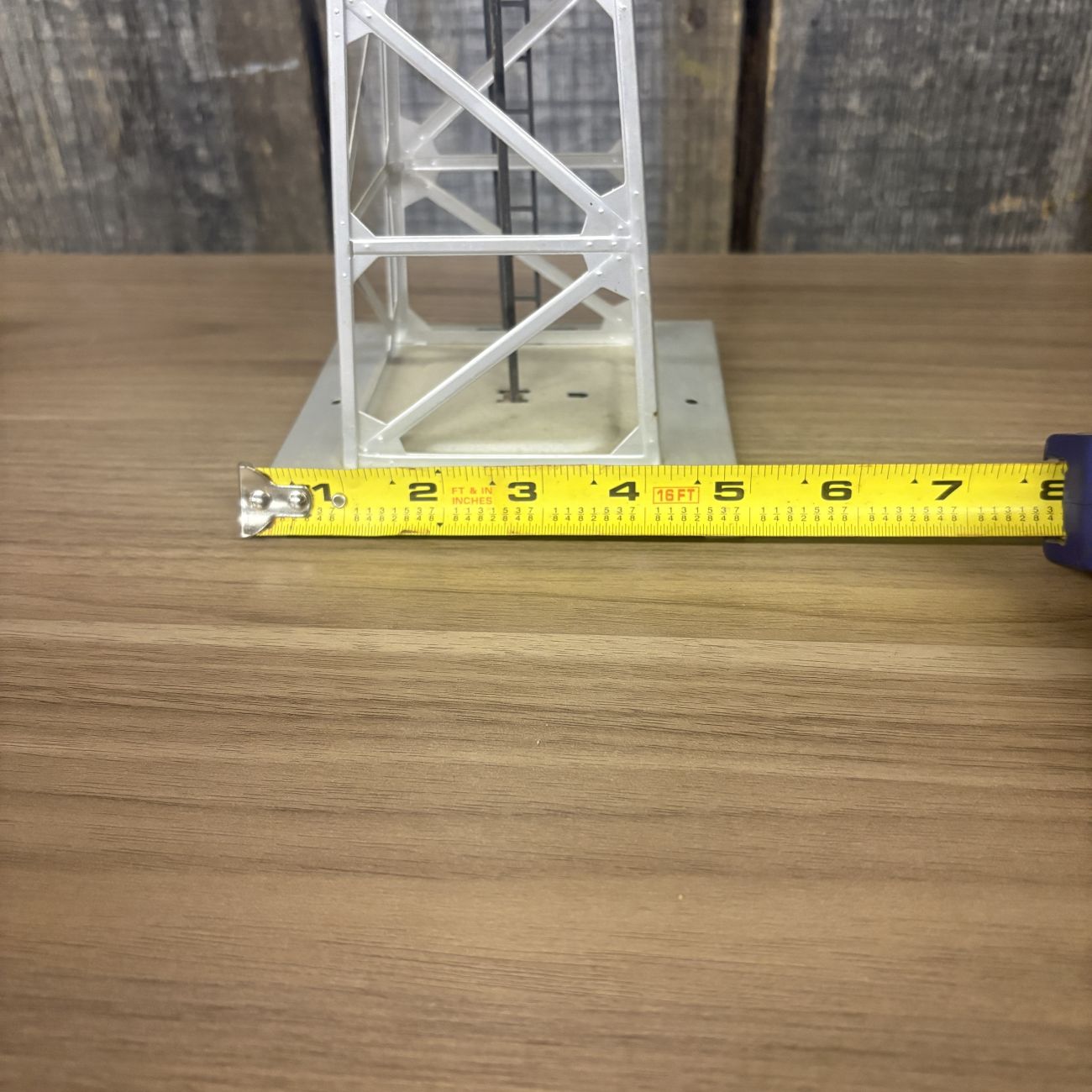 Lionel Postwar O-Gauge No. 394 Rotating Beacon Accessory