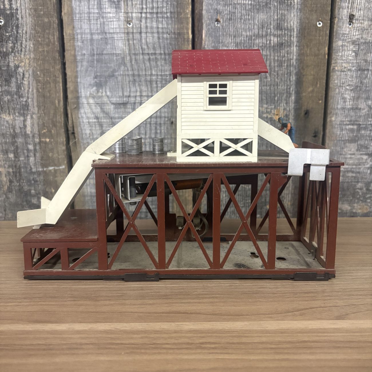 Lionel No. 352 Postwar O-Gauge Icing Station