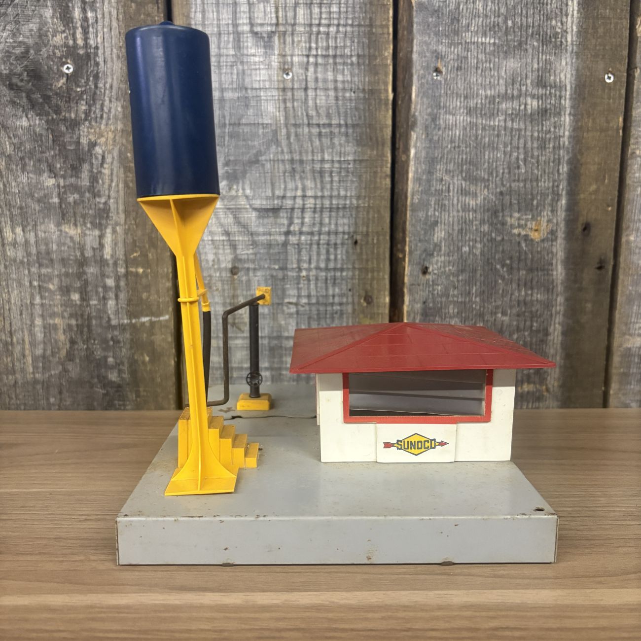Lionel Corporation O-Gauge Diesel and Sanding Station Accessory