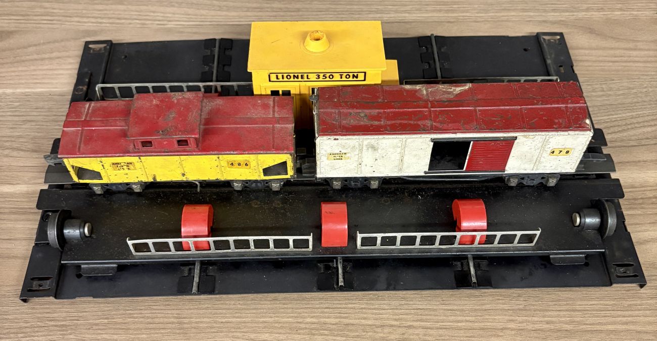 Three Lionel and American Flyer O Gauge Model Train Items