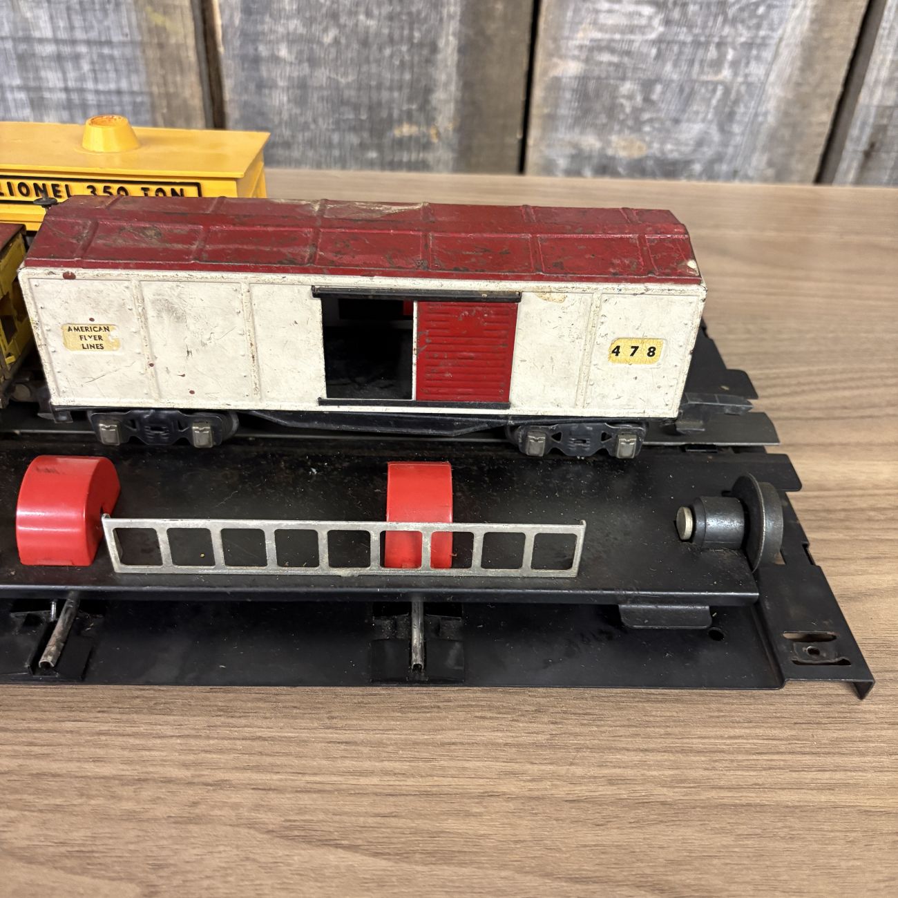 Three Lionel and American Flyer O Gauge Model Train Items