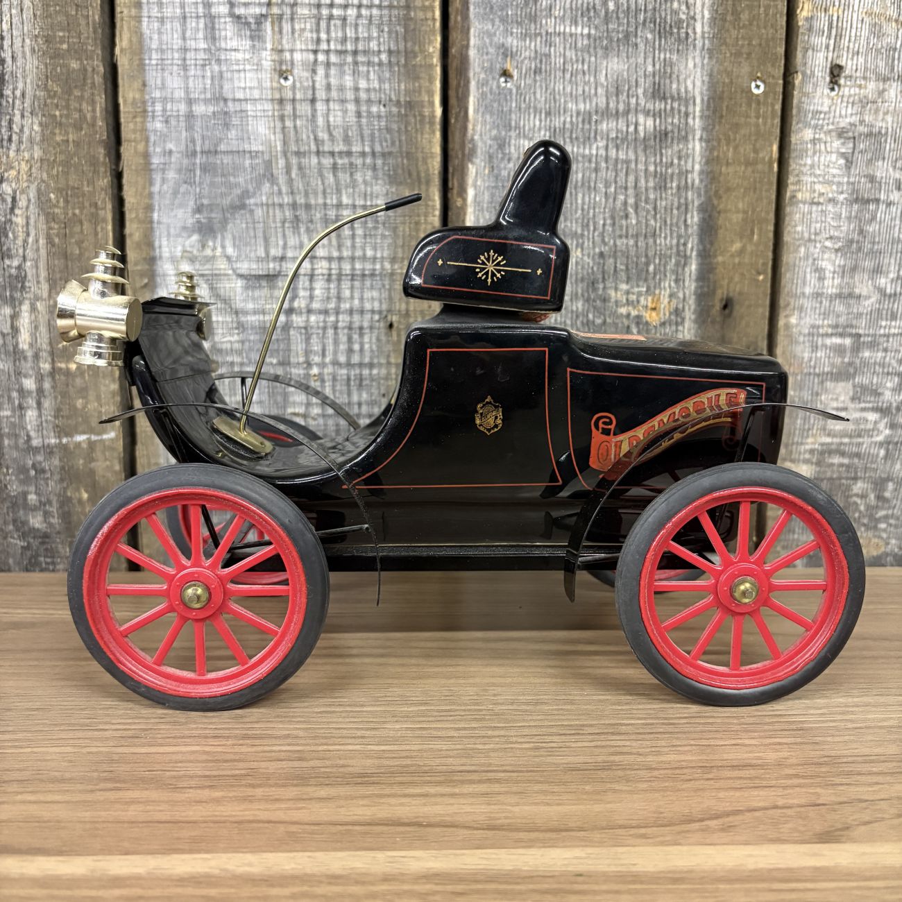 Jim Beam 1903 Oldsmobile 75th Anniversary Commemorative Bourbon Whiskey Decanter