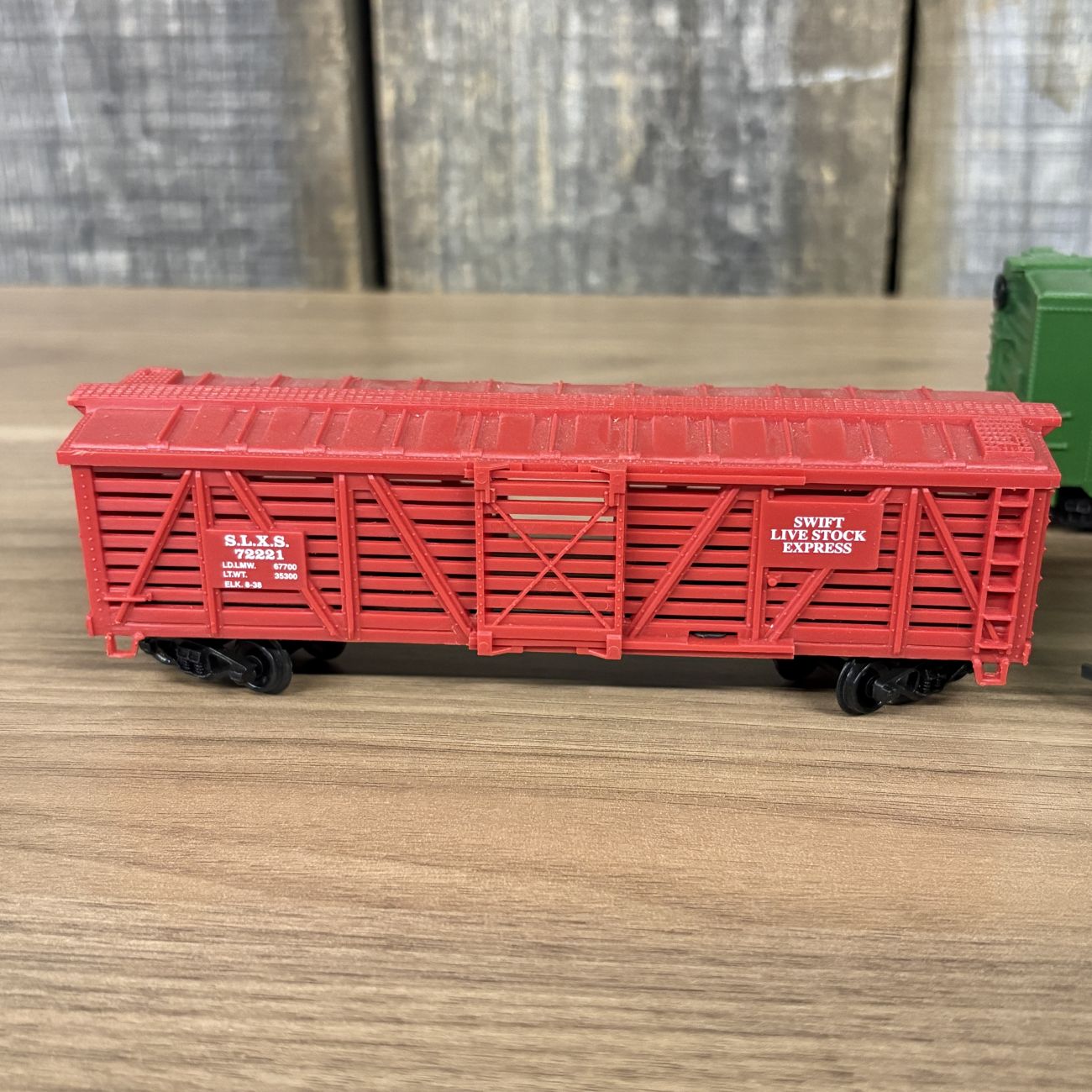A Collection of Seven Life-Like HO Scale Model Train Pieces Including Southern Diesel Locomotive