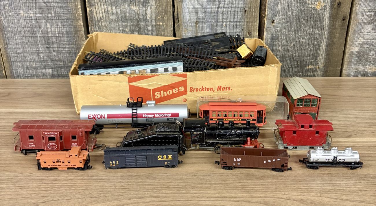 A Collection of Vintage Mantua and Mixed Manufacturer HO Scale Model Train Equipment and Track