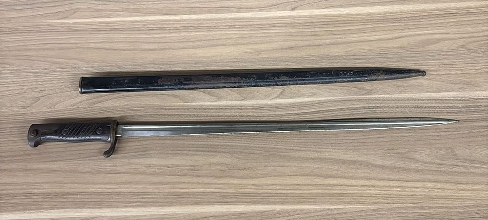 Lot 263: A German Imperial M1898/05 S98/05 Bayonet and Scabbard Dated 1915