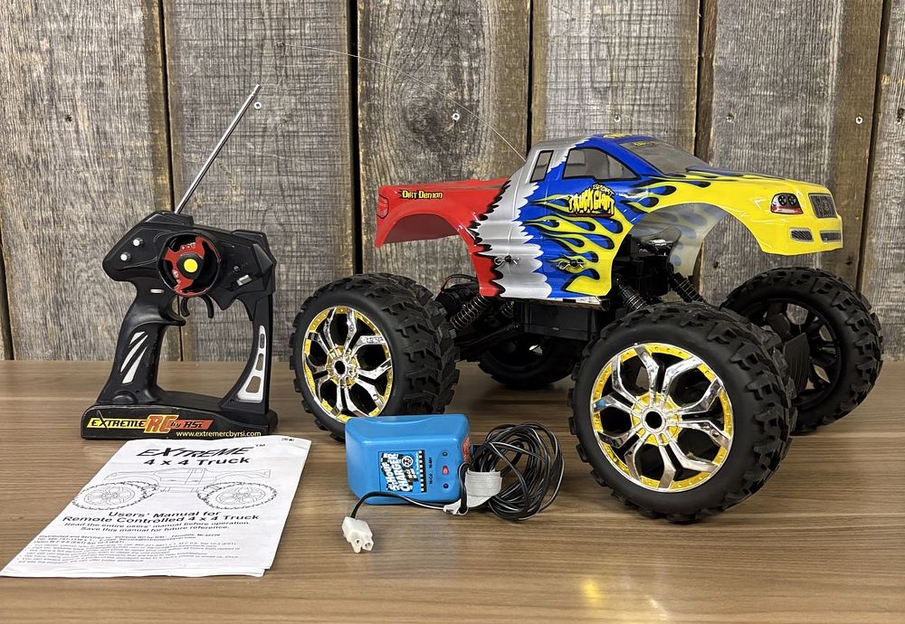 Lot 313: Extreme RC by RSI 4x4 Remote Controlled Monster Truck with RadioShack Charger and Manual