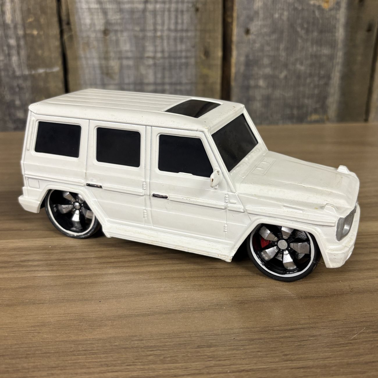 Maisto Tech Mercedes-Benz G-Class Radio Controlled Model Vehicle with Remote